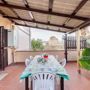 Appartamento Per Chi Ama Prendere Il Caffe In Terrazzo, Roma